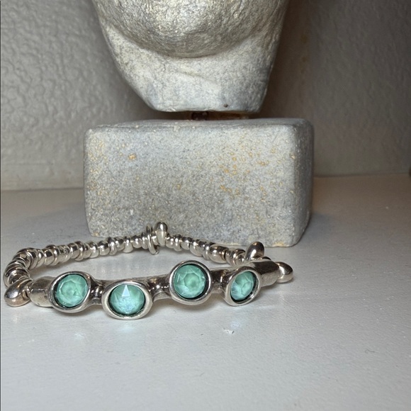 UNOde50 Beaded stretch bracelet with blue crystals Size S - Picture 7 of 7